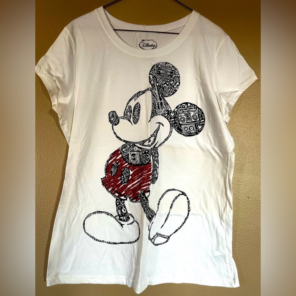 Disney Mickey Mouse short sleeve tshirt. New without tags. Junior’s size XXL